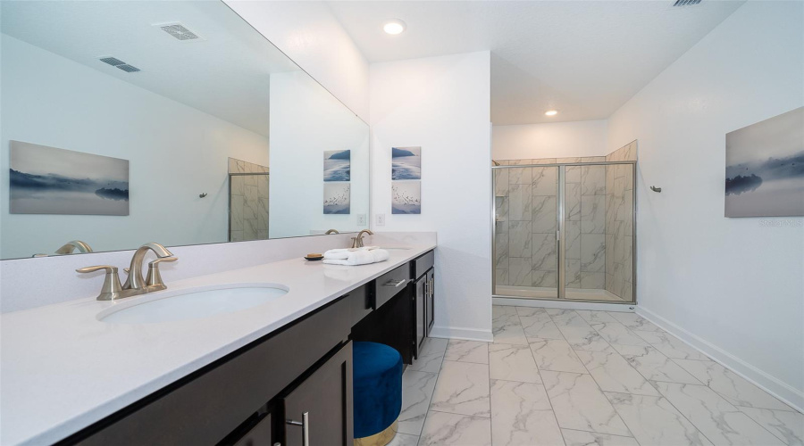 KISSIMMEE, Florida 34746, 5 Bedrooms Bedrooms, ,5 BathroomsBathrooms,Residential,For Sale,PARAGRAPH,0,MFRS5146741