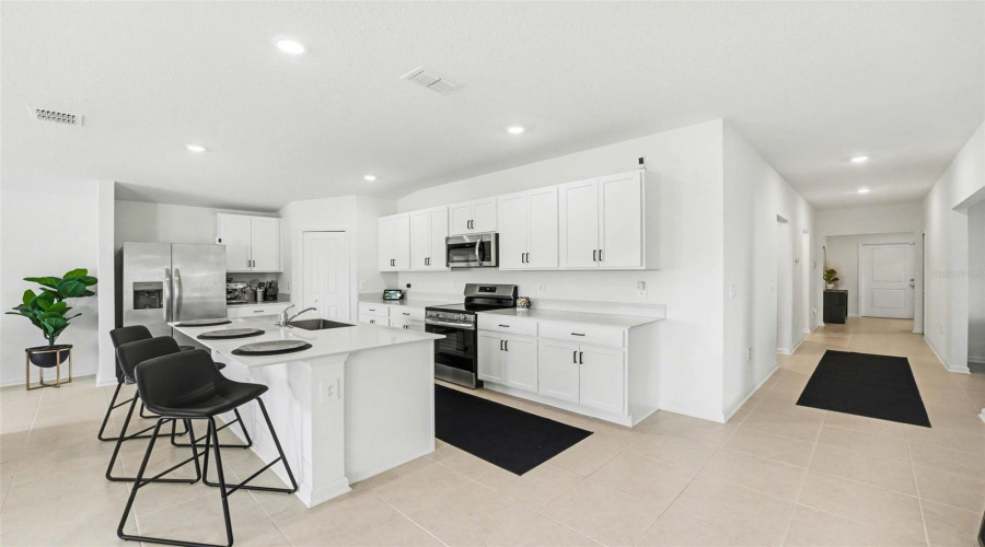 DAVENPORT, Florida 33837, 4 Bedrooms Bedrooms, ,3 BathroomsBathrooms,Residential,For Sale,BARNET,0,MFRTB8491722