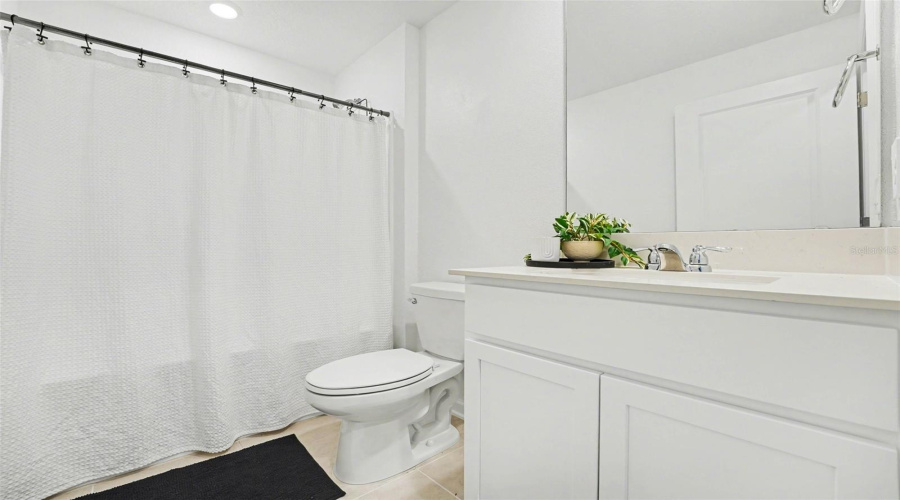 DAVENPORT, Florida 33837, 4 Bedrooms Bedrooms, ,3 BathroomsBathrooms,Residential,For Sale,BARNET,0,MFRTB8491722