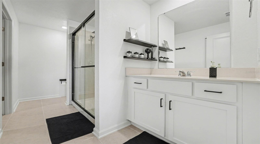 DAVENPORT, Florida 33837, 4 Bedrooms Bedrooms, ,3 BathroomsBathrooms,Residential,For Sale,BARNET,0,MFRTB8491722