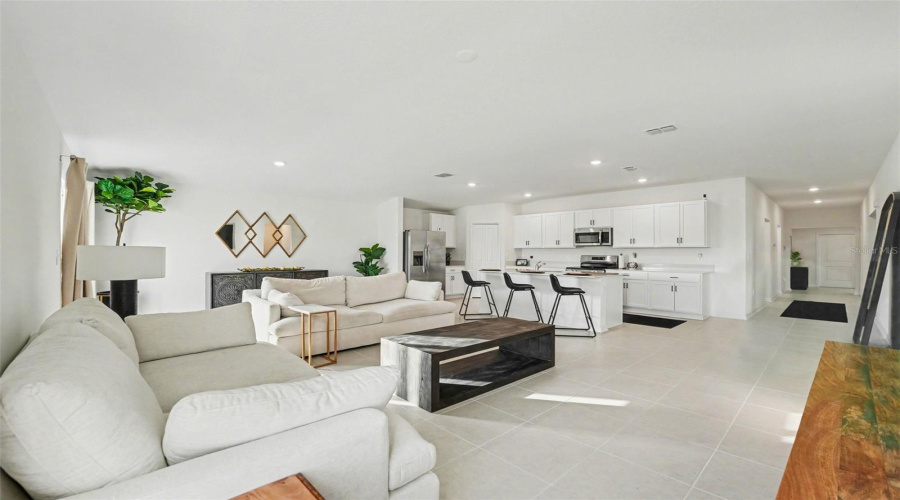 DAVENPORT, Florida 33837, 4 Bedrooms Bedrooms, ,3 BathroomsBathrooms,Residential,For Sale,BARNET,0,MFRTB8491722