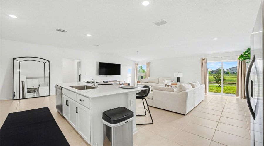 DAVENPORT, Florida 33837, 4 Bedrooms Bedrooms, ,3 BathroomsBathrooms,Residential,For Sale,BARNET,0,MFRTB8491722