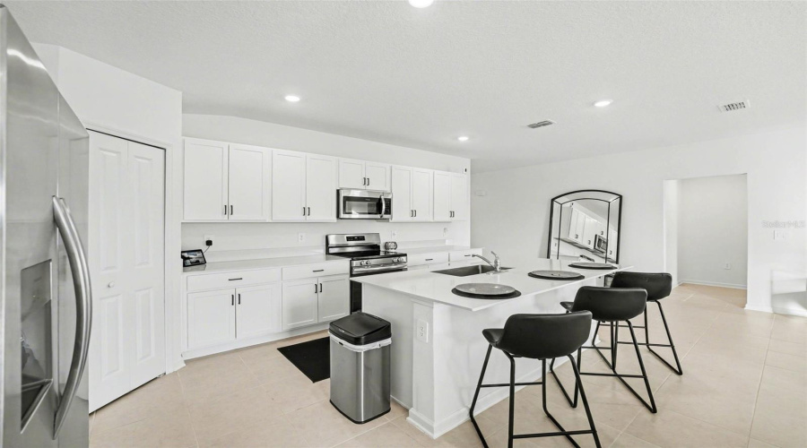 DAVENPORT, Florida 33837, 4 Bedrooms Bedrooms, ,3 BathroomsBathrooms,Residential,For Sale,BARNET,0,MFRTB8491722