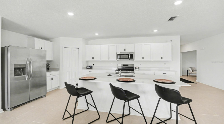 DAVENPORT, Florida 33837, 4 Bedrooms Bedrooms, ,3 BathroomsBathrooms,Residential,For Sale,BARNET,0,MFRTB8491722