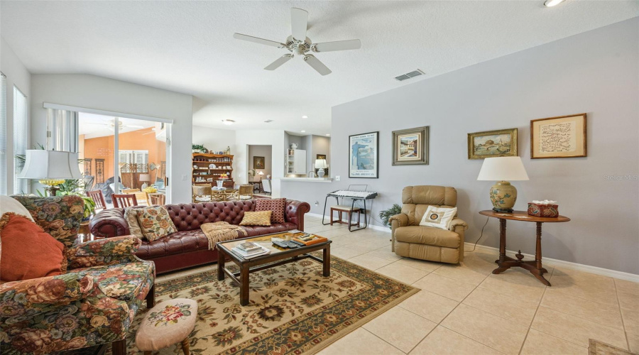 ORLANDO, Florida 32836, 4 Bedrooms Bedrooms, ,3 BathroomsBathrooms,Residential,For Sale,PHILLIPS GROVE,0,MFRO6390588