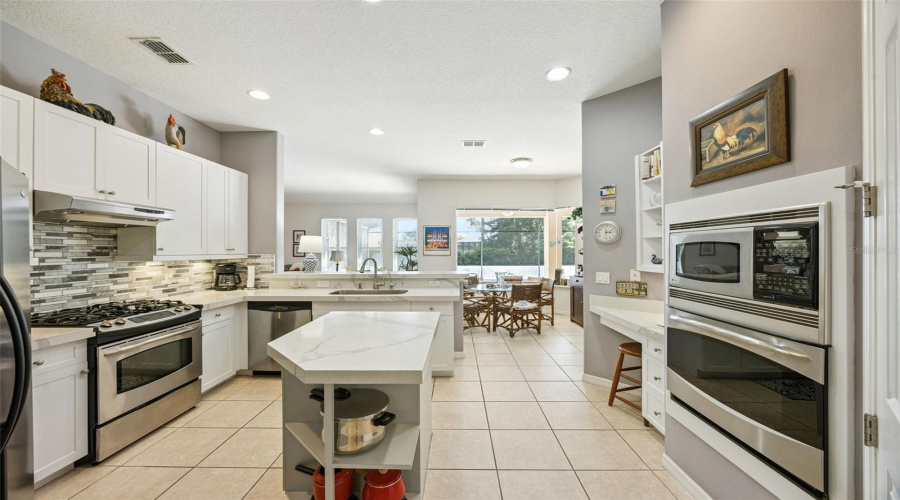 ORLANDO, Florida 32836, 4 Bedrooms Bedrooms, ,3 BathroomsBathrooms,Residential,For Sale,PHILLIPS GROVE,0,MFRO6390588