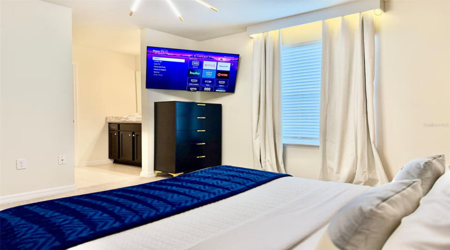 DAVENPORT, Florida 33897, 8 Bedrooms Bedrooms, ,6 BathroomsBathrooms,Residential,For Sale,KAIPO,0,MFRO6394556