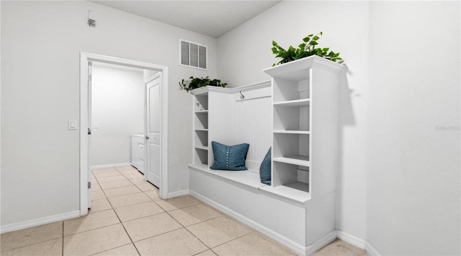 DAVENPORT, Florida 33897, 8 Bedrooms Bedrooms, ,6 BathroomsBathrooms,Residential,For Sale,KAIPO,0,MFRO6394556
