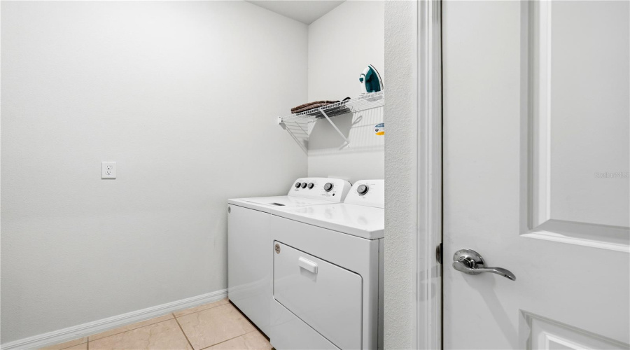 DAVENPORT, Florida 33897, 8 Bedrooms Bedrooms, ,6 BathroomsBathrooms,Residential,For Sale,KAIPO,0,MFRO6394556