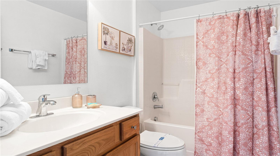 DAVENPORT, Florida 33897, 3 Bedrooms Bedrooms, ,2 BathroomsBathrooms,Residential,For Sale,WHITBY,0,MFRS5146427