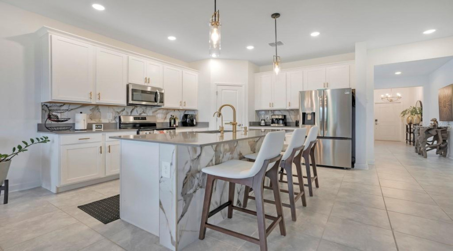 DAVENPORT, Florida 33837, 5 Bedrooms Bedrooms, ,3 BathroomsBathrooms,Residential,For Sale,DAGENHAM,0,MFRTB8491445