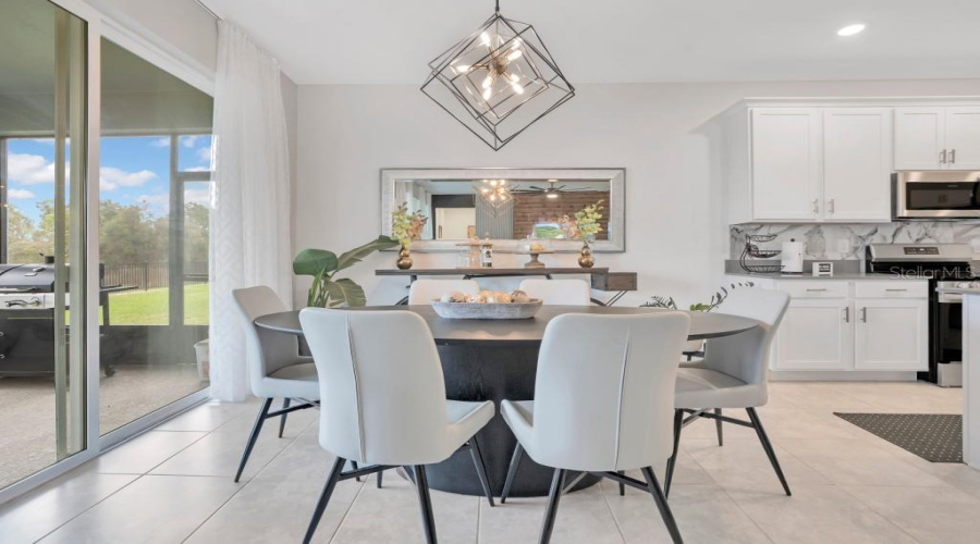 DAVENPORT, Florida 33837, 5 Bedrooms Bedrooms, ,3 BathroomsBathrooms,Residential,For Sale,DAGENHAM,0,MFRTB8491445