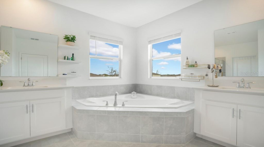 DAVENPORT, Florida 33837, 5 Bedrooms Bedrooms, ,3 BathroomsBathrooms,Residential,For Sale,DAGENHAM,0,MFRTB8491445