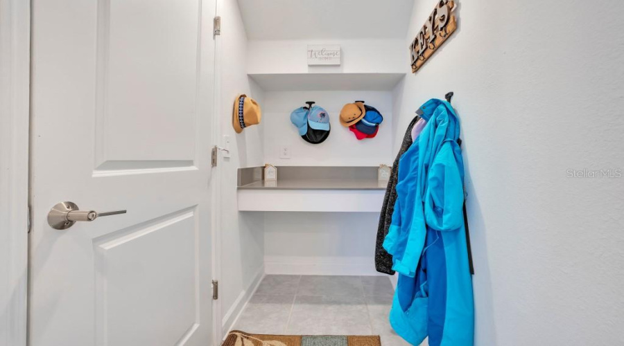 DAVENPORT, Florida 33837, 5 Bedrooms Bedrooms, ,3 BathroomsBathrooms,Residential,For Sale,DAGENHAM,0,MFRTB8491445