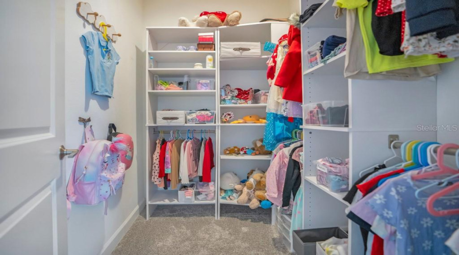 DAVENPORT, Florida 33837, 5 Bedrooms Bedrooms, ,3 BathroomsBathrooms,Residential,For Sale,DAGENHAM,0,MFRTB8491445