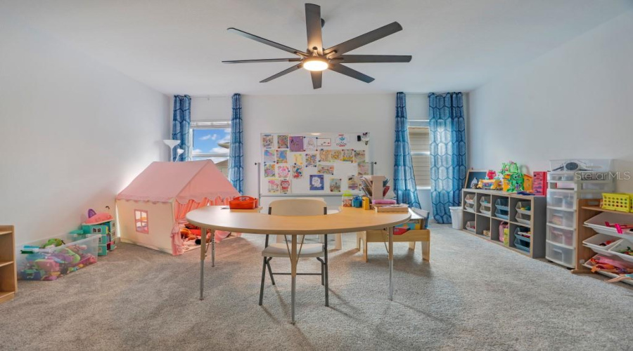 DAVENPORT, Florida 33837, 5 Bedrooms Bedrooms, ,3 BathroomsBathrooms,Residential,For Sale,DAGENHAM,0,MFRTB8491445