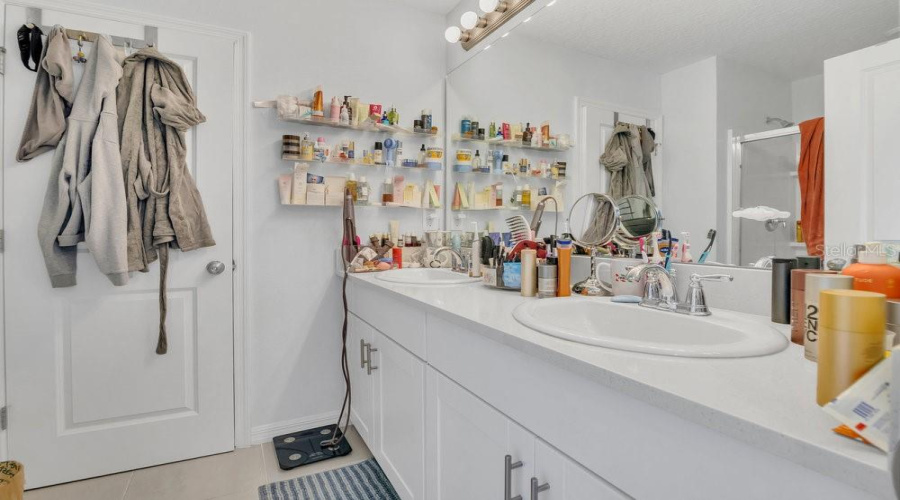 DAVENPORT, Florida 33897, 5 Bedrooms Bedrooms, ,3 BathroomsBathrooms,Residential,For Sale,TUSCANY,0,MFRS5139756