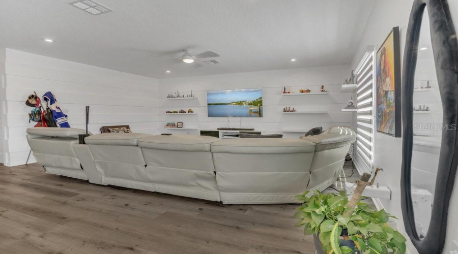 DAVENPORT, Florida 33897, 5 Bedrooms Bedrooms, ,3 BathroomsBathrooms,Residential,For Sale,TUSCANY,0,MFRS5139756