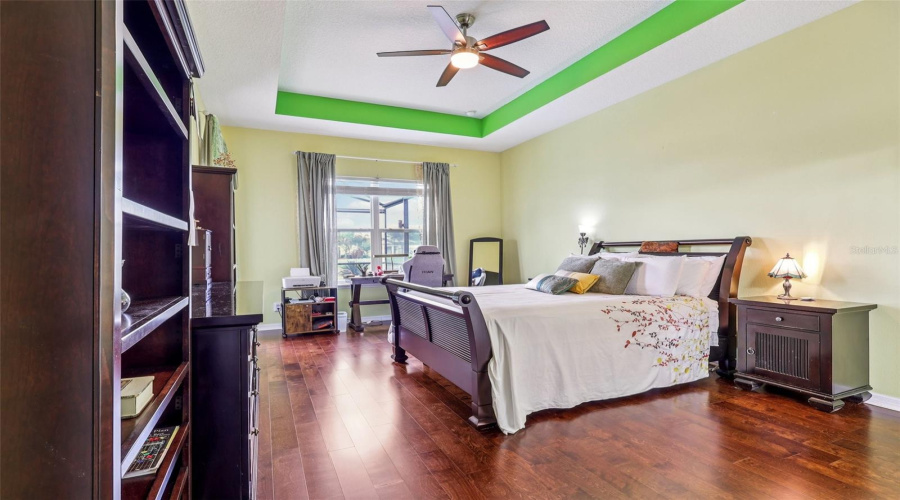 Huge Primary Suite with a view!