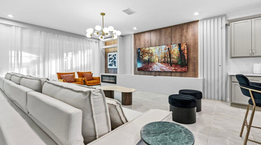 KISSIMMEE, Florida 34747, 7 Bedrooms Bedrooms, ,6 BathroomsBathrooms,Residential,For Sale,DRIFTWOOD,0,MFRO6384481