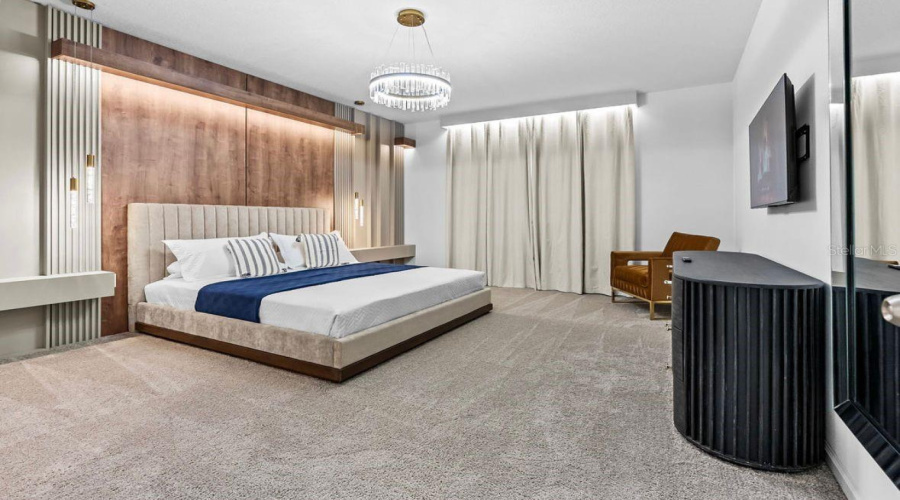 KISSIMMEE, Florida 34747, 7 Bedrooms Bedrooms, ,6 BathroomsBathrooms,Residential,For Sale,DRIFTWOOD,0,MFRO6384481