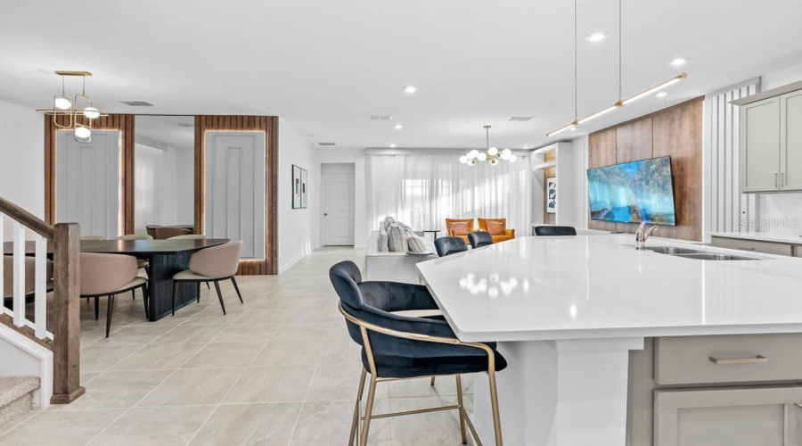 KISSIMMEE, Florida 34747, 7 Bedrooms Bedrooms, ,6 BathroomsBathrooms,Residential,For Sale,DRIFTWOOD,0,MFRO6384481