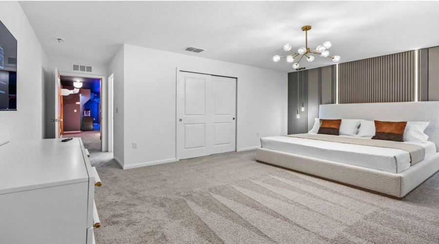 KISSIMMEE, Florida 34747, 7 Bedrooms Bedrooms, ,6 BathroomsBathrooms,Residential,For Sale,DRIFTWOOD,0,MFRO6384481