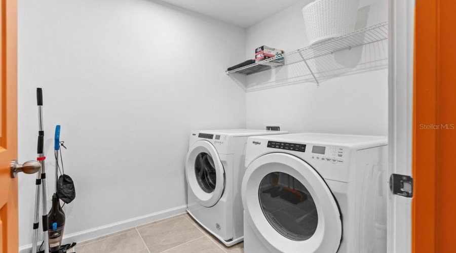 KISSIMMEE, Florida 34747, 7 Bedrooms Bedrooms, ,6 BathroomsBathrooms,Residential,For Sale,DRIFTWOOD,0,MFRO6384481