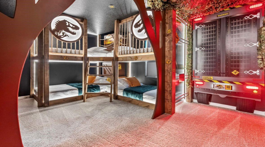 KISSIMMEE, Florida 34747, 7 Bedrooms Bedrooms, ,6 BathroomsBathrooms,Residential,For Sale,DRIFTWOOD,0,MFRO6384481