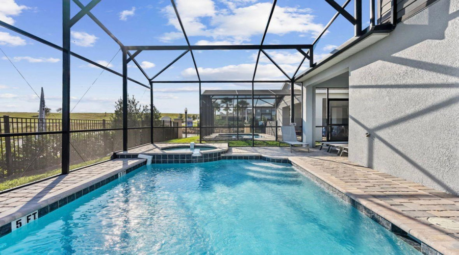 KISSIMMEE, Florida 34747, 7 Bedrooms Bedrooms, ,6 BathroomsBathrooms,Residential,For Sale,DRIFTWOOD,0,MFRO6384481