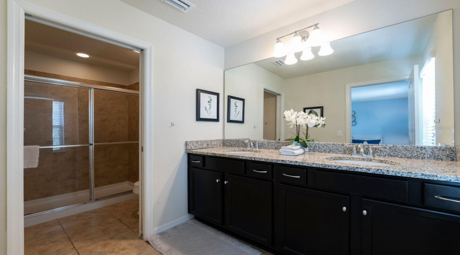 KISSIMMEE, Florida 34747, 6 Bedrooms Bedrooms, ,4 BathroomsBathrooms,Residential,For Sale,LIMA,0,MFRO6393893