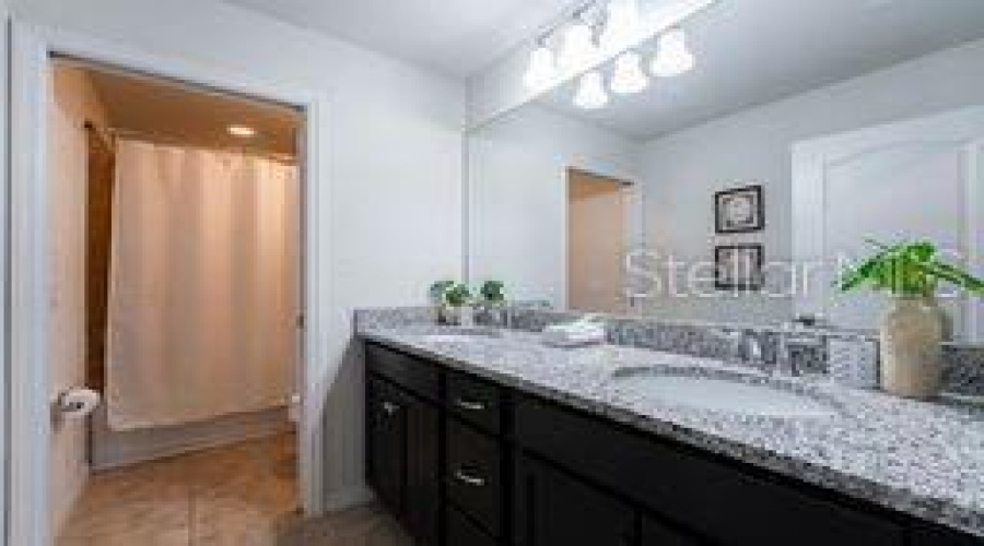 KISSIMMEE, Florida 34747, 6 Bedrooms Bedrooms, ,4 BathroomsBathrooms,Residential,For Sale,LIMA,0,MFRO6393893