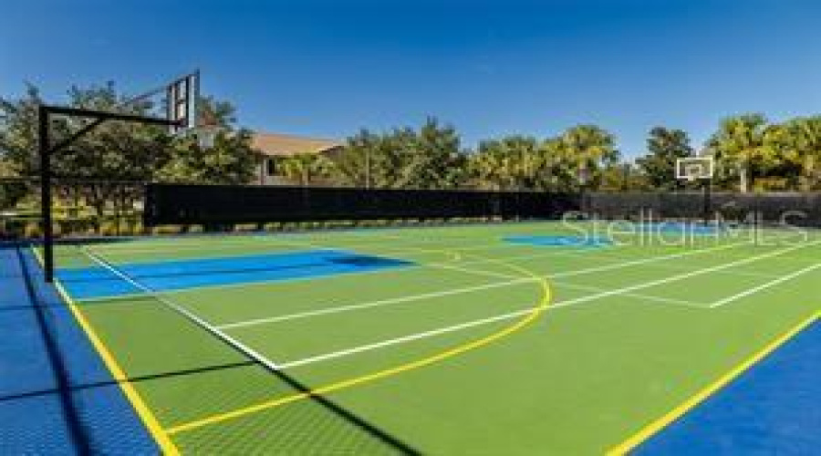 KISSIMMEE, Florida 34747, 6 Bedrooms Bedrooms, ,4 BathroomsBathrooms,Residential,For Sale,LIMA,0,MFRO6393893