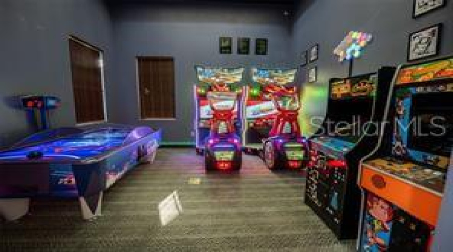 KISSIMMEE, Florida 34747, 6 Bedrooms Bedrooms, ,4 BathroomsBathrooms,Residential,For Sale,LIMA,0,MFRO6393893