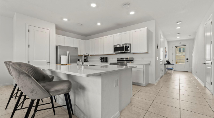 DAVENPORT, Florida 33896, 3 Bedrooms Bedrooms, ,2 BathroomsBathrooms,Residential,For Sale,LONGBOAT,0,MFRS5146757