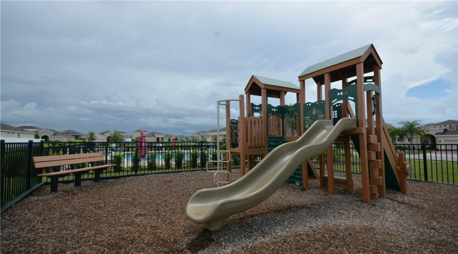 DAVENPORT, Florida 33837, 4 Bedrooms Bedrooms, ,3 BathroomsBathrooms,Residential,For Sale,SEVILLE,0,MFRTB8491359