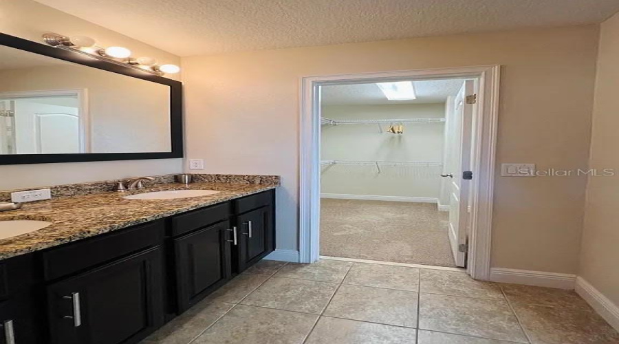 DAVENPORT, Florida 33896, 4 Bedrooms Bedrooms, ,3 BathroomsBathrooms,Residential,For Sale,ROSEVILLE,0,MFRO6394800