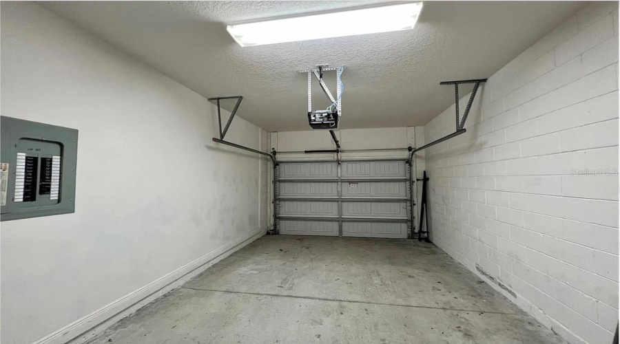 DAVENPORT, Florida 33896, 4 Bedrooms Bedrooms, ,3 BathroomsBathrooms,Residential,For Sale,ROSEVILLE,0,MFRO6394800