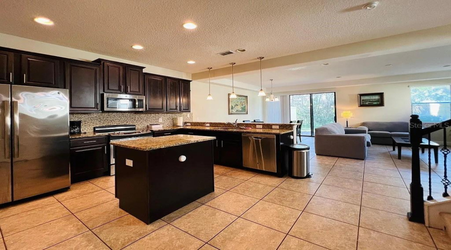 DAVENPORT, Florida 33896, 4 Bedrooms Bedrooms, ,3 BathroomsBathrooms,Residential,For Sale,ROSEVILLE,0,MFRO6394800