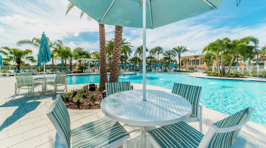 KISSIMMEE, Florida 34747, 4 Bedrooms Bedrooms, ,4 BathroomsBathrooms,Residential,For Sale,TROPICAL PALMS,0,MFRS5137915