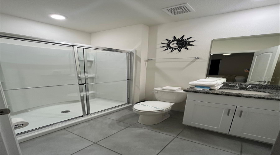 DAVENPORT, Florida 33837, 5 Bedrooms Bedrooms, ,4 BathroomsBathrooms,Residential,For Sale,OAKBOURNE,0,MFRO6394458