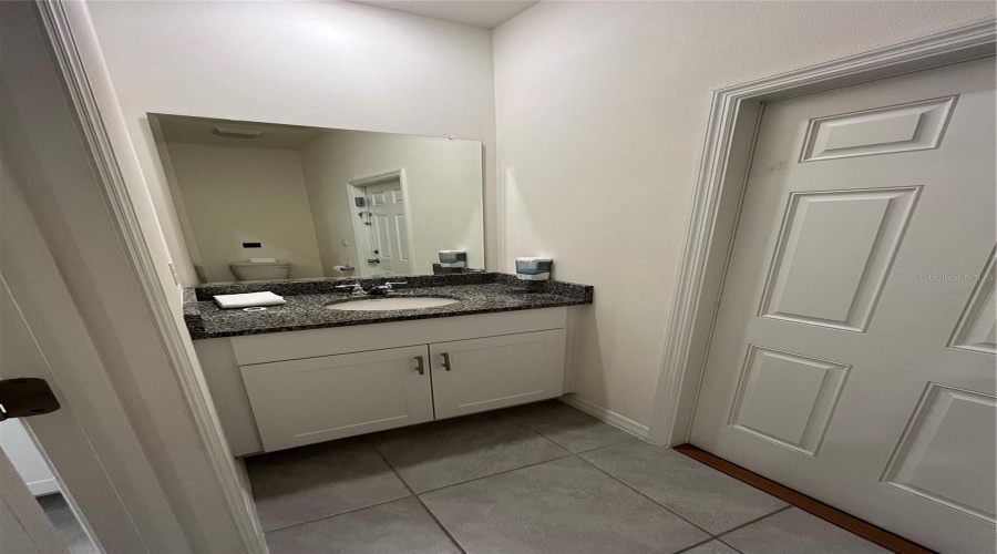 DAVENPORT, Florida 33837, 5 Bedrooms Bedrooms, ,4 BathroomsBathrooms,Residential,For Sale,OAKBOURNE,0,MFRO6394458