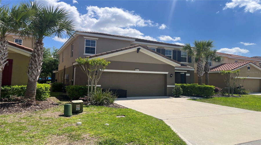 DAVENPORT, Florida 33837, 5 Bedrooms Bedrooms, ,4 BathroomsBathrooms,Residential,For Sale,OAKBOURNE,0,MFRO6394458