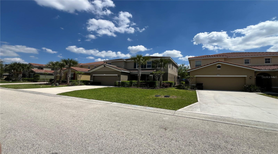 DAVENPORT, Florida 33837, 5 Bedrooms Bedrooms, ,4 BathroomsBathrooms,Residential,For Sale,OAKBOURNE,0,MFRO6394458