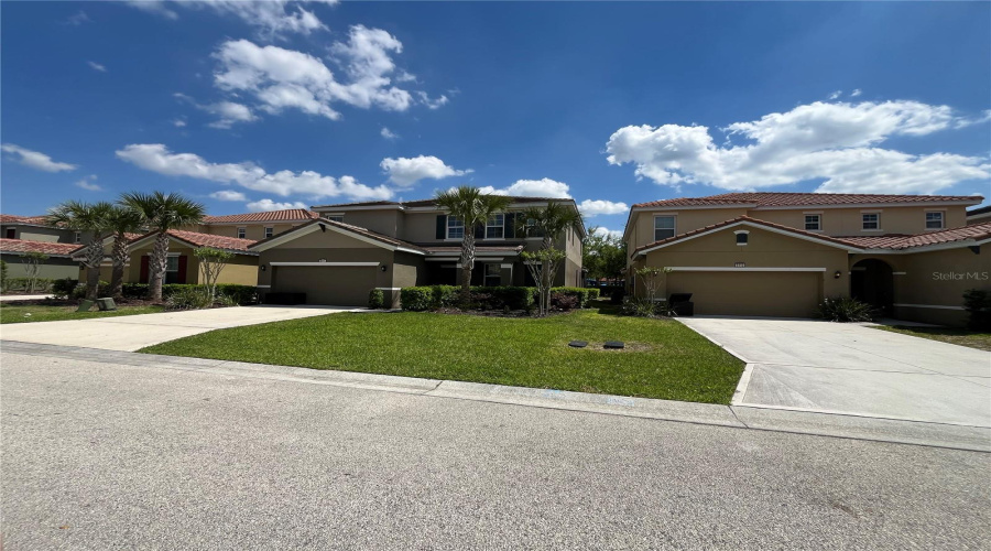 DAVENPORT, Florida 33837, 5 Bedrooms Bedrooms, ,4 BathroomsBathrooms,Residential,For Sale,OAKBOURNE,0,MFRO6394458