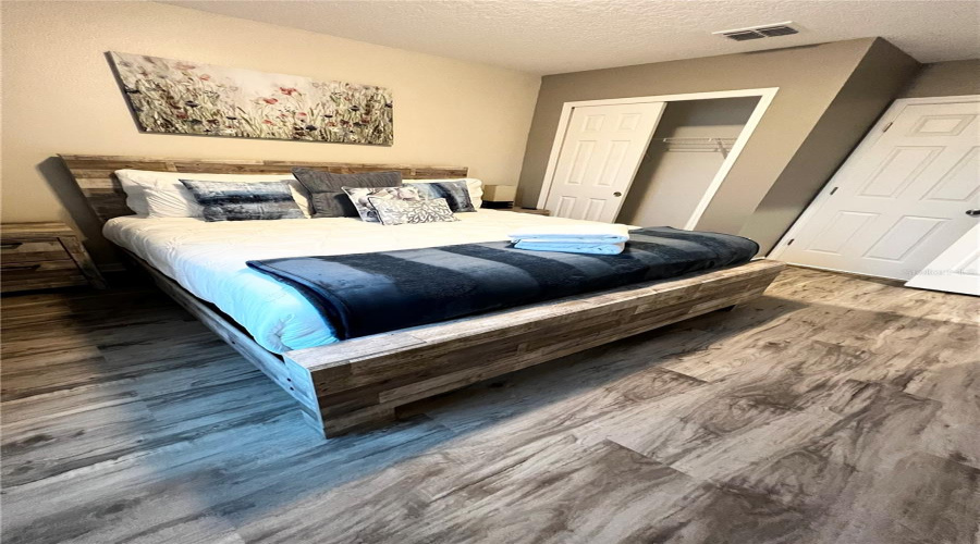 KISSIMMEE, Florida 34747, 7 Bedrooms Bedrooms, ,4 BathroomsBathrooms,Residential,For Sale,AMELIA DOWNS,0,MFRO6390580