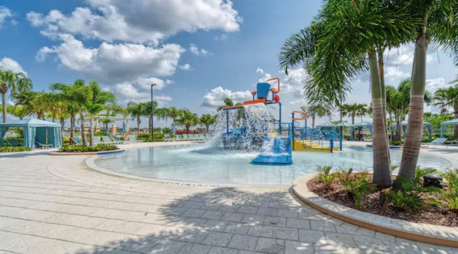 KISSIMMEE, Florida 34747, 7 Bedrooms Bedrooms, ,4 BathroomsBathrooms,Residential,For Sale,AMELIA DOWNS,0,MFRO6390580