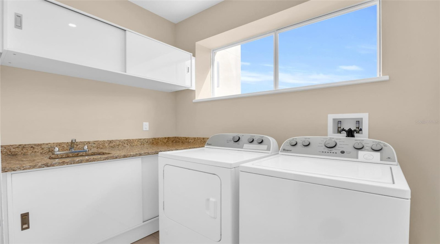 KISSIMMEE, Florida 34747, 4 Bedrooms Bedrooms, ,4 BathroomsBathrooms,Residential,For Sale,BRASILIA,0,MFRO6394706