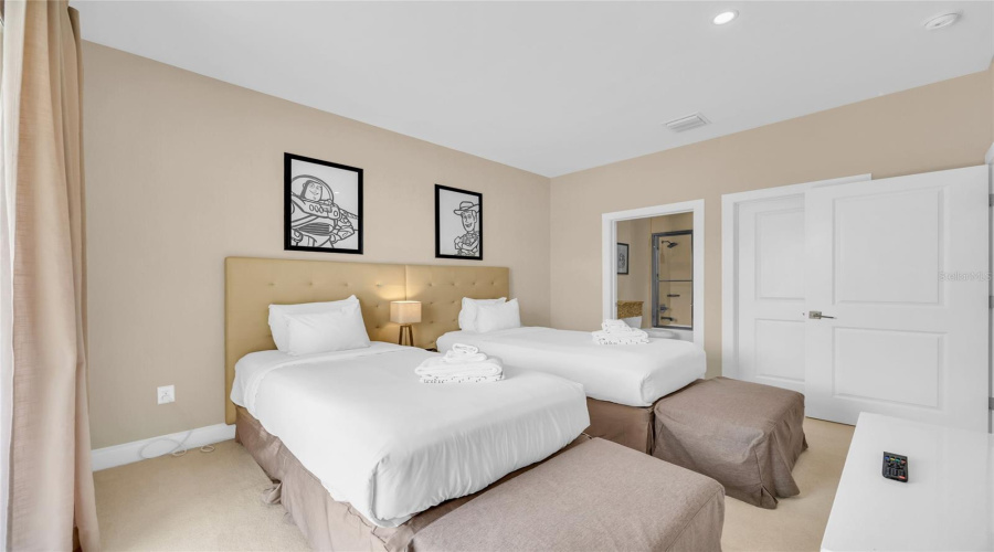 KISSIMMEE, Florida 34747, 4 Bedrooms Bedrooms, ,4 BathroomsBathrooms,Residential,For Sale,BRASILIA,0,MFRO6394706