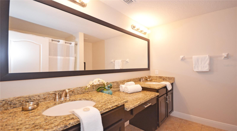 DAVENPORT, Florida 33896, 3 Bedrooms Bedrooms, ,2 BathroomsBathrooms,Residential,For Sale,ROSEVILLE,0,MFRS5134635